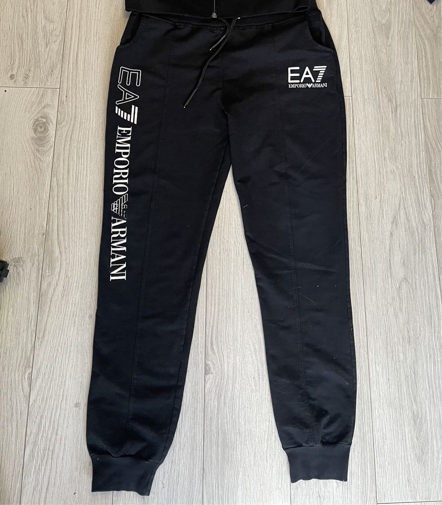 Спортивні штани EA7 Emporio Armani чоловічі в ідеальномі стані