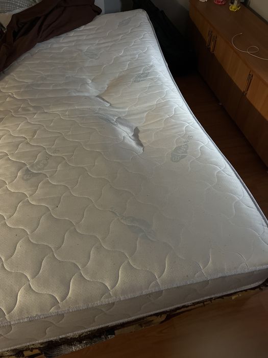 Ортопедичний матрац бу 160*200 віддам безкоштовно
