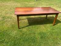 Drewniany stół do renowacji