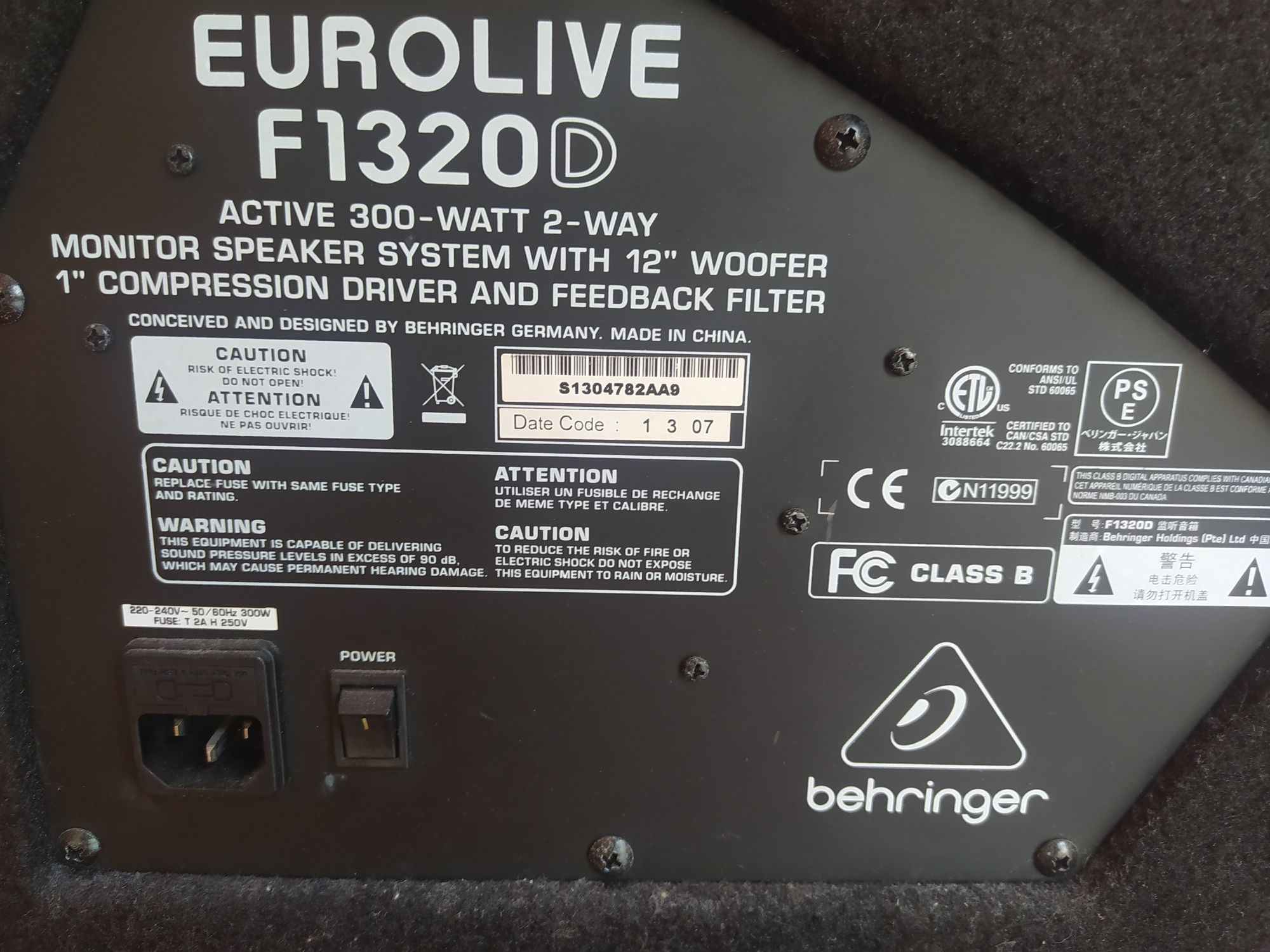 Monitor de palco Behringer eurolive f1320d