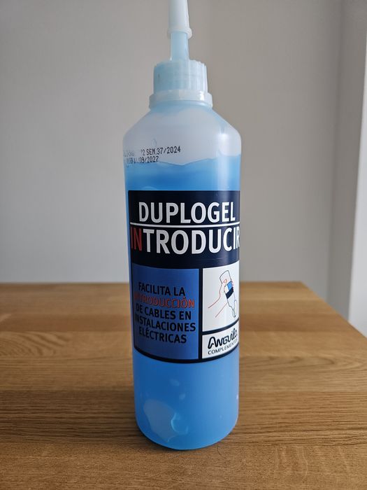 Gel de introdução de cabos em tubos