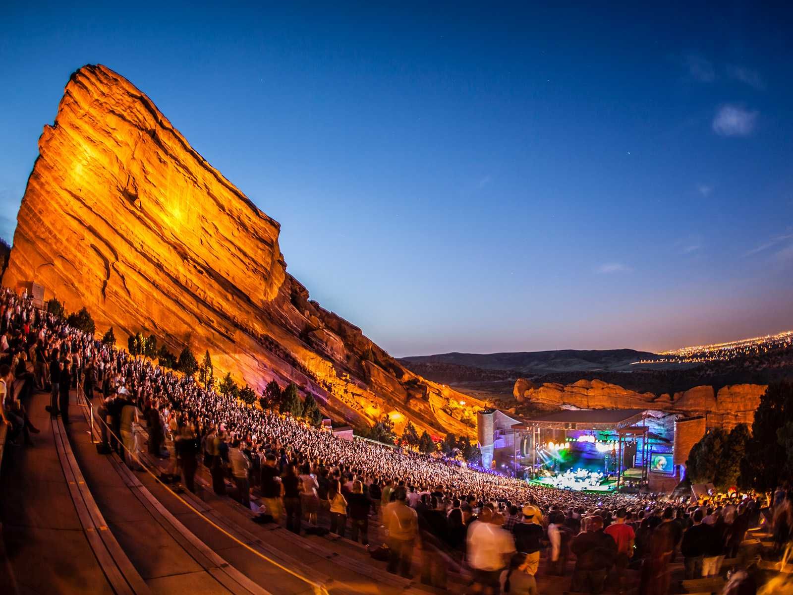 NEIL YOUNG - RED ROCKS LIVE (Friends + Relatives) Ampitheatre Colorodo
