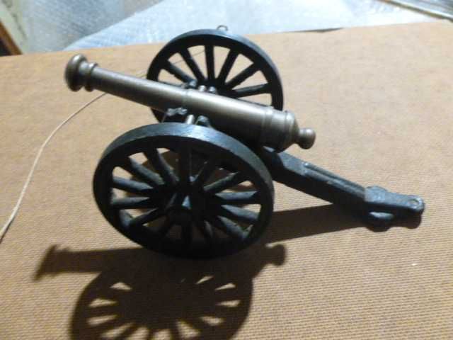 Canhão miniatura em cobre/latão e ferro fundido