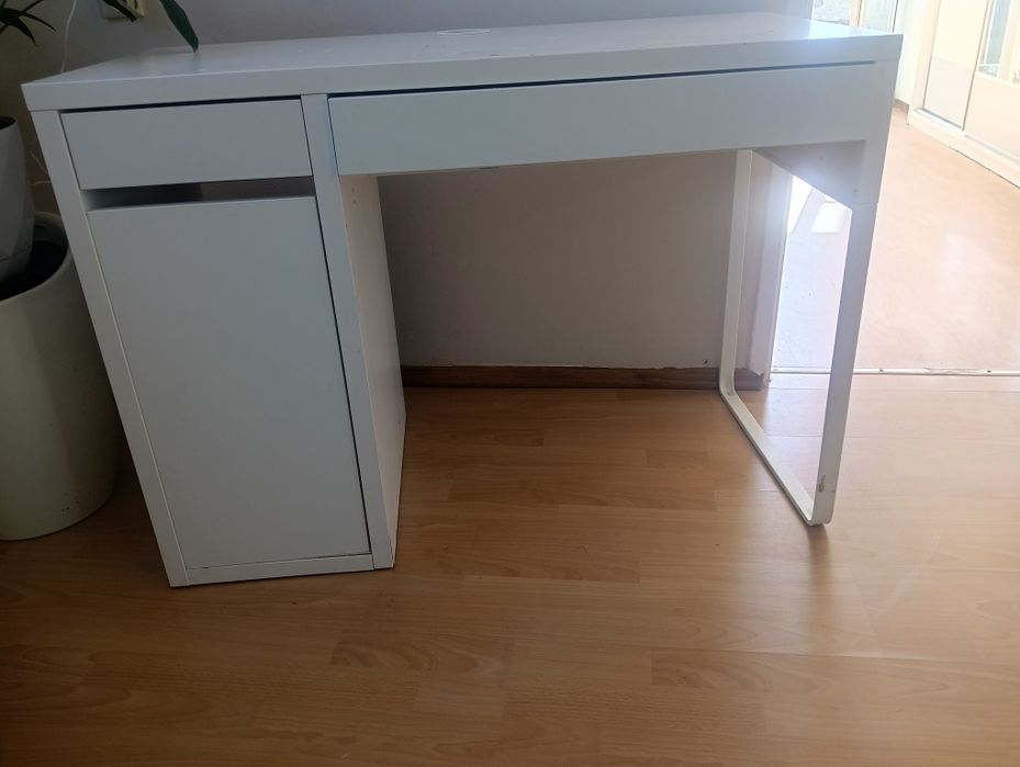 Białe biurko 50/105/75