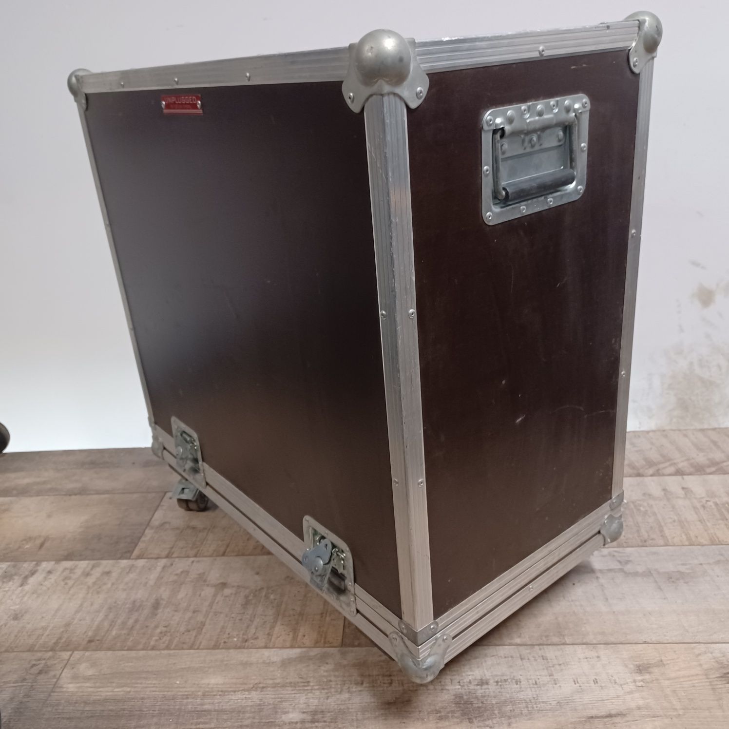 Skrzynia transportowa flight case 71.5 cm x71 x 29 cm