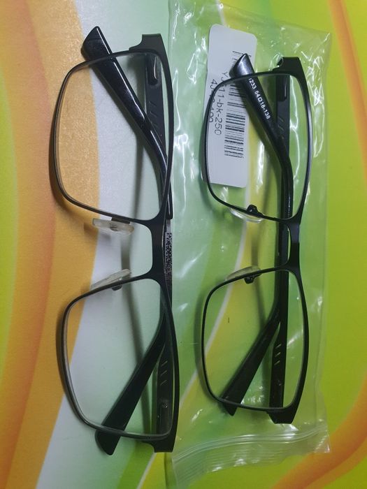 Очки для зрения в титановой оправе +2.0 и +2.5 (две пары)