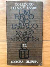 Livro "Um beco no espaço" de Vasco Costa Marques