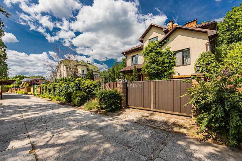 Продаж будинку с. Юрівка 365 м², 16 соток, баня і басейн