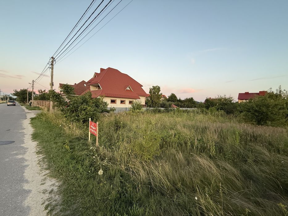 Продається 12 сотих в пригороді Тернополя.