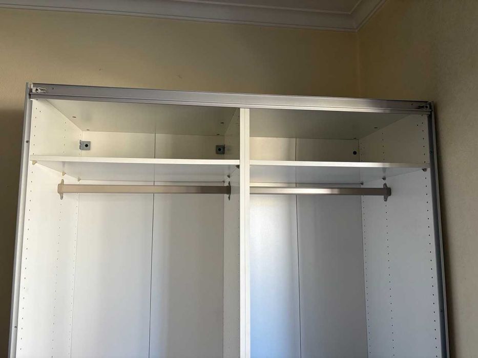 Armário roupeiro sem portas