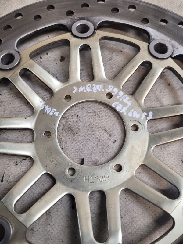 Tarcza Hamulcowa Przód + Śruby Honda Cbr 600 F3 Pc31a 99r.