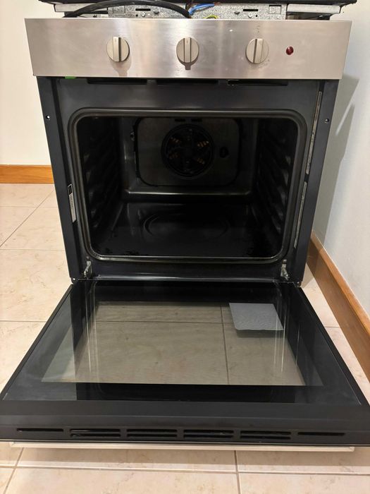 Forno de encastre usada Indesit