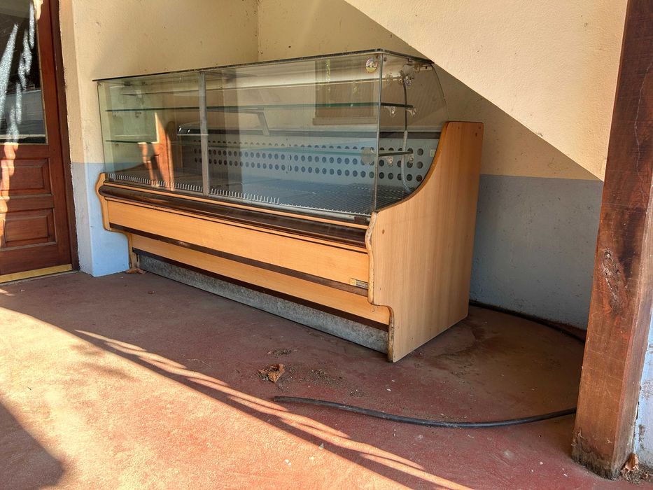 Vitrine/Balcão Frigorifico em bom estado