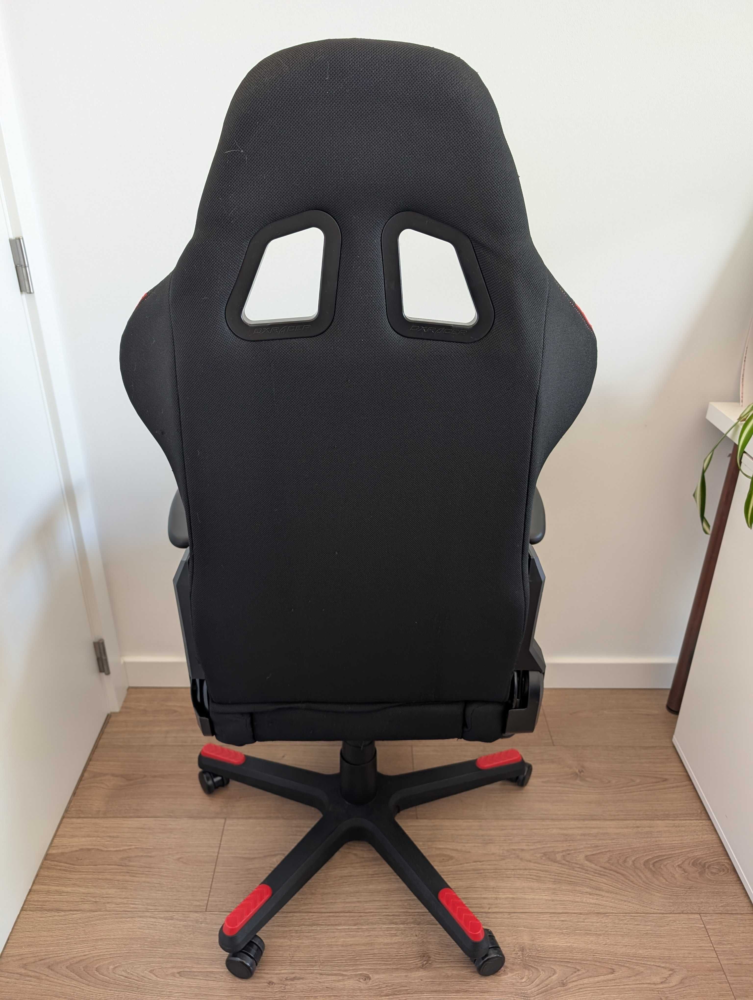 Cadeira de escritório - Gaming Chair - DX Racer