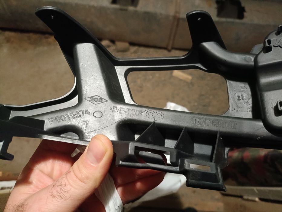 Кронштейн фари Renault laguna 3