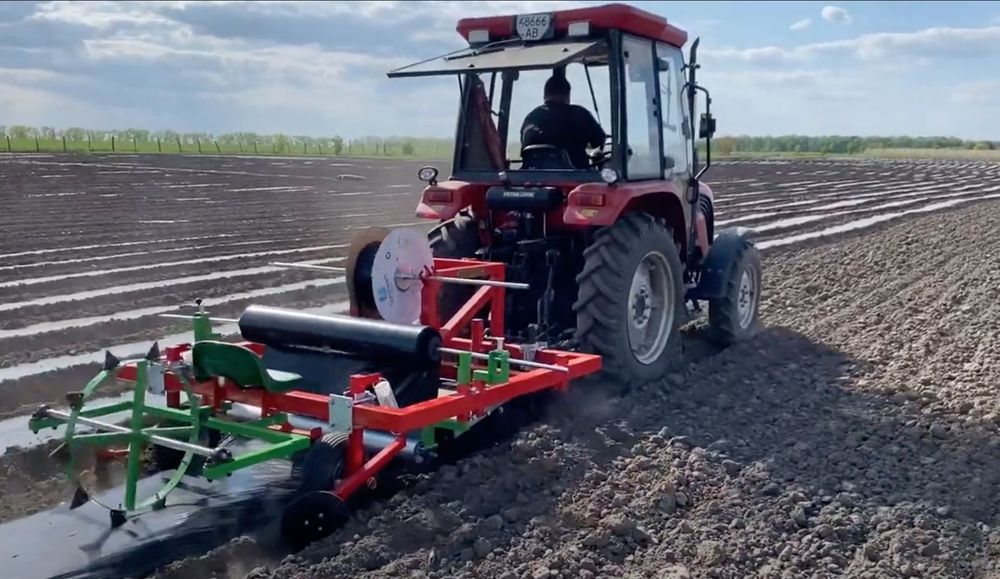 Maszyna do formowania zagonów i rozwijani folii , włókniny-producent