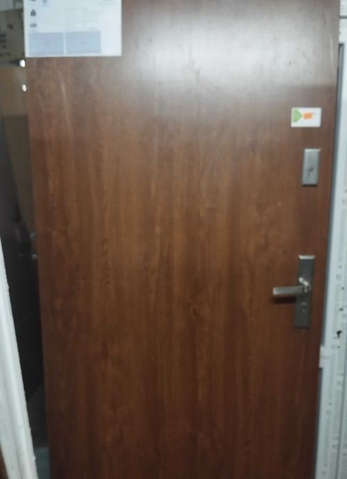 Drzwi zewnętrzne metalowe,powystawowe