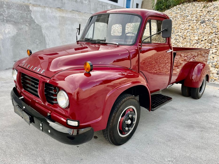 Bedford J3