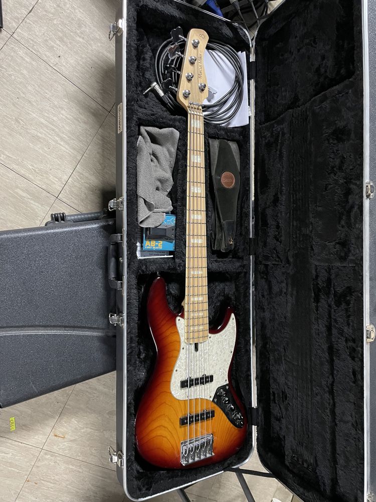 Baixo jazz bass Marcus Miller V7