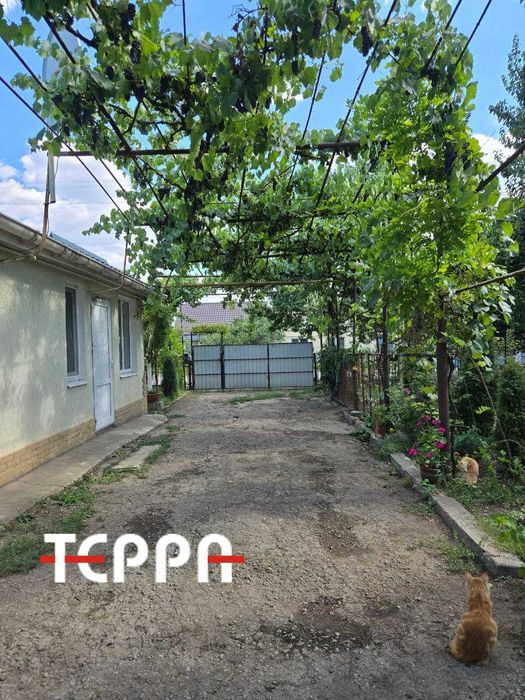 Продаж будинку з каміном та зимовим садом, Люцерна