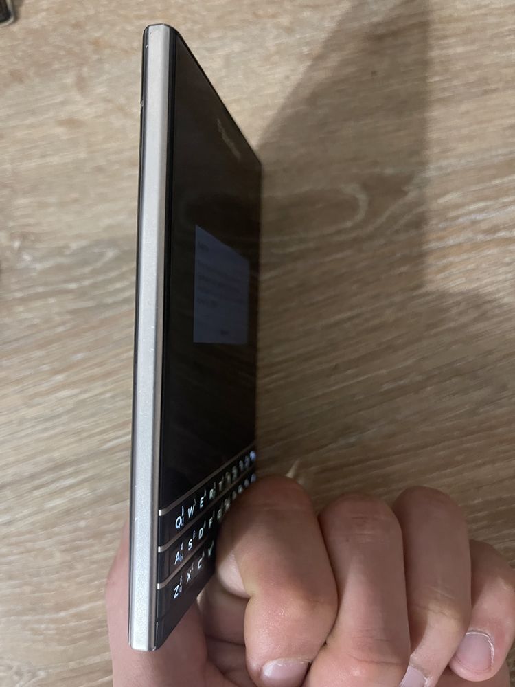 Телефон BlackBerry