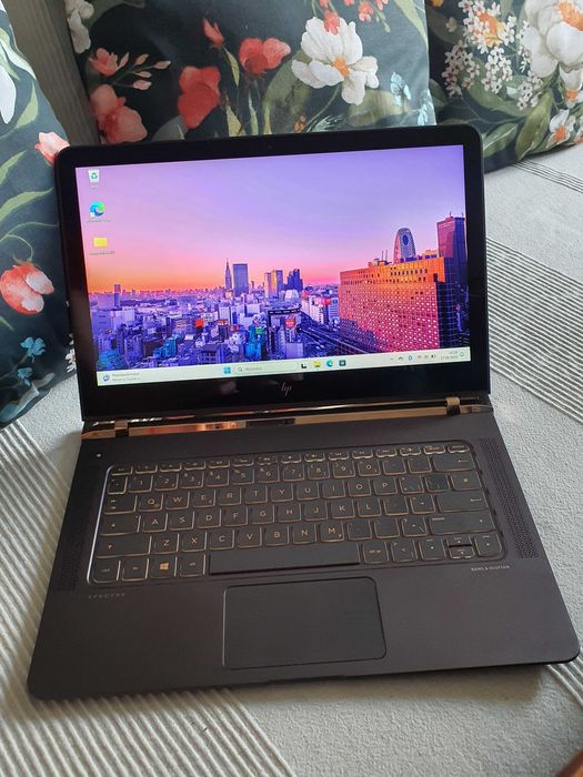 GOLD Windows11 HP Pro Spectre FHD wąski śliczny laptop Złoty usb-c SSD