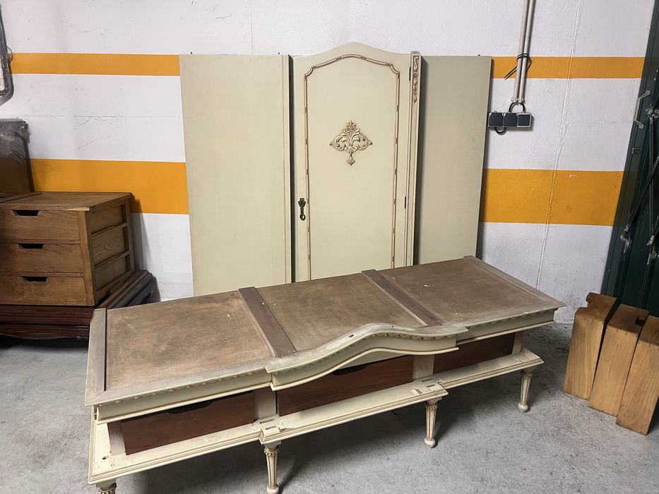 Armario guarda fatos branco lacado antigo