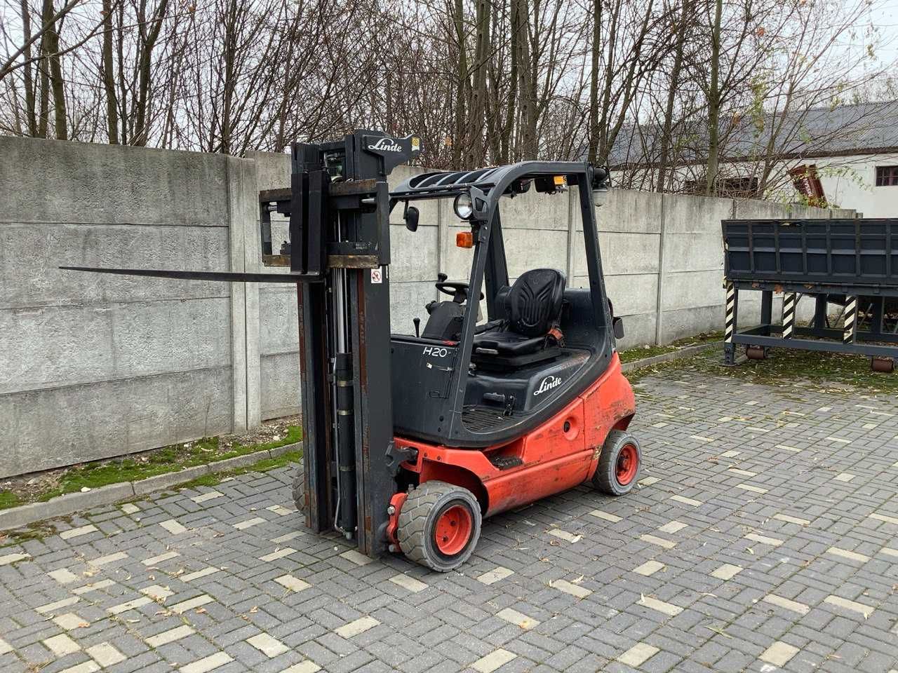 Gazowy wózek widłowy Linde H20T-04, triplex, 2017r, 4 sekcje.