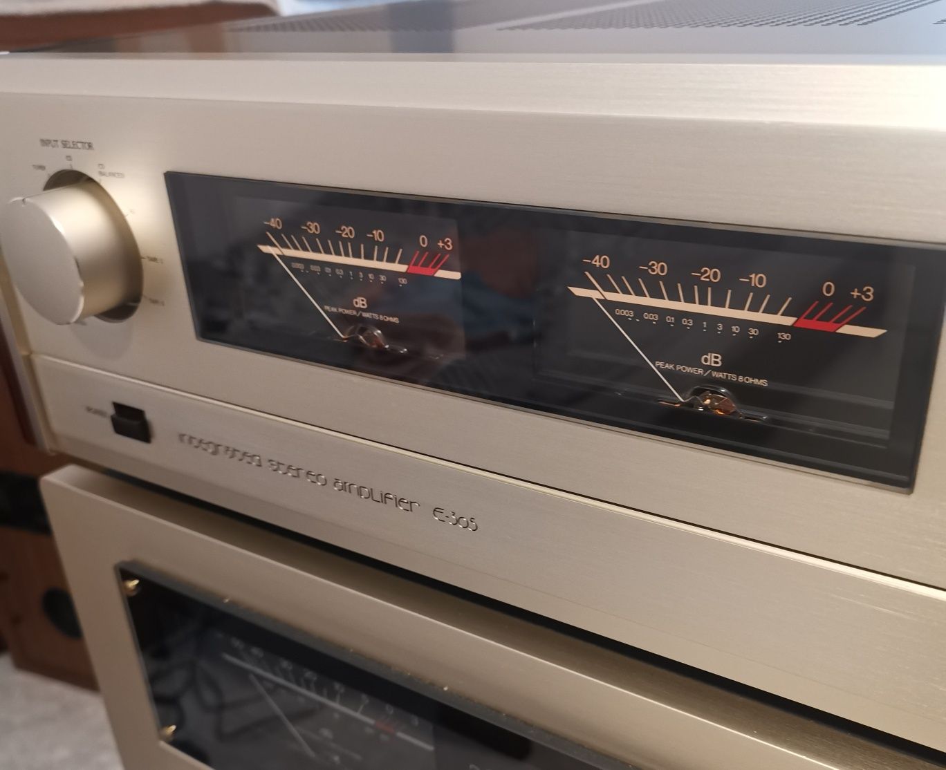 Accuphase E 305 wzmacniacz