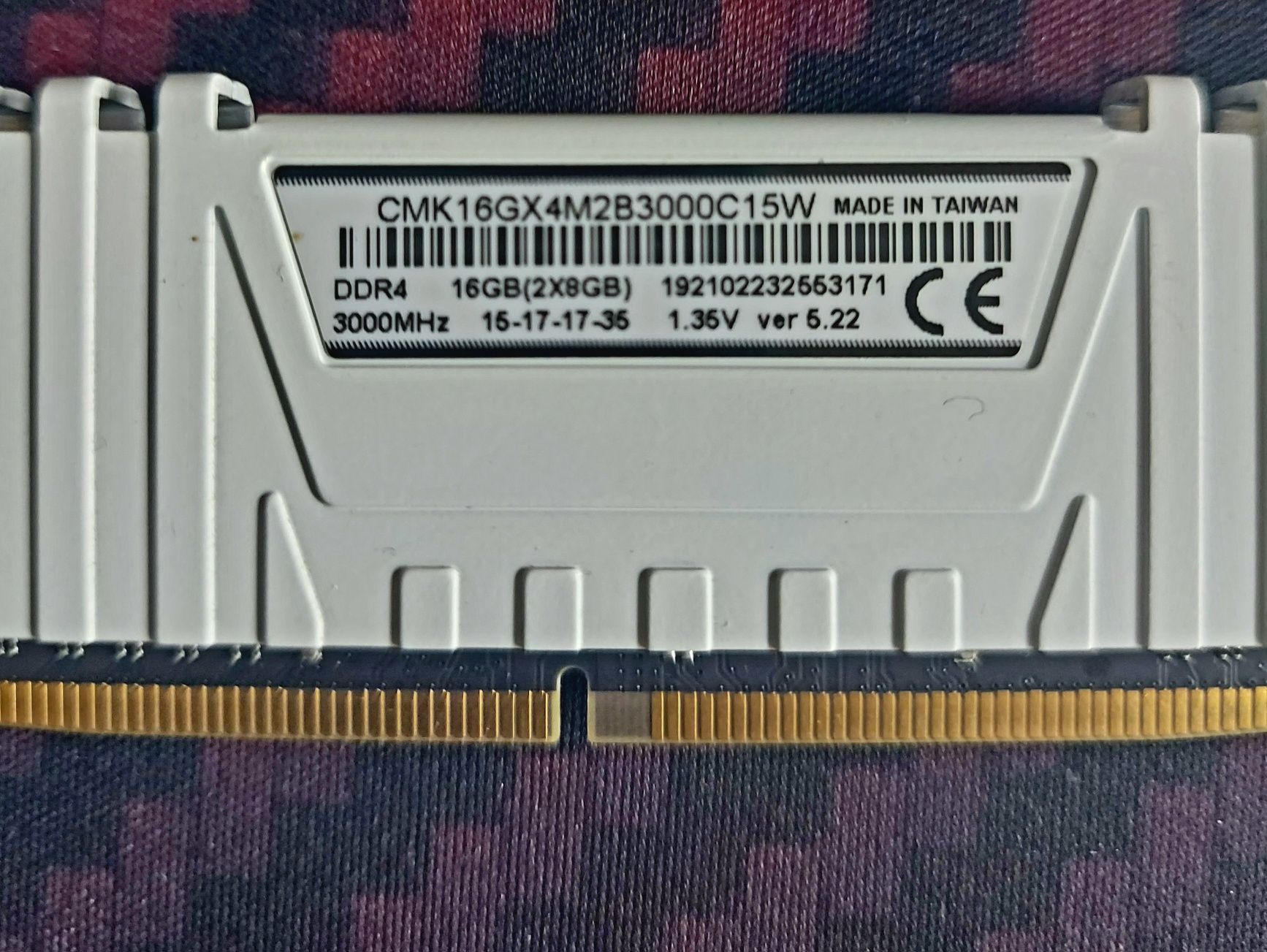 Corsair Vengance 16 GB  (8 x 2) DDR4 3000MHz Originais