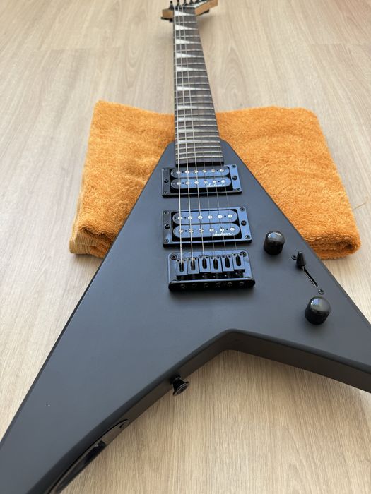 Jackson JS1X Rhoads Minion Satin Black