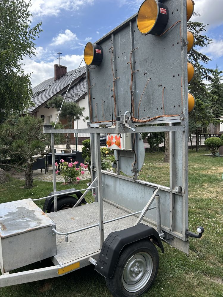 Przyczepa ostrzegawcza