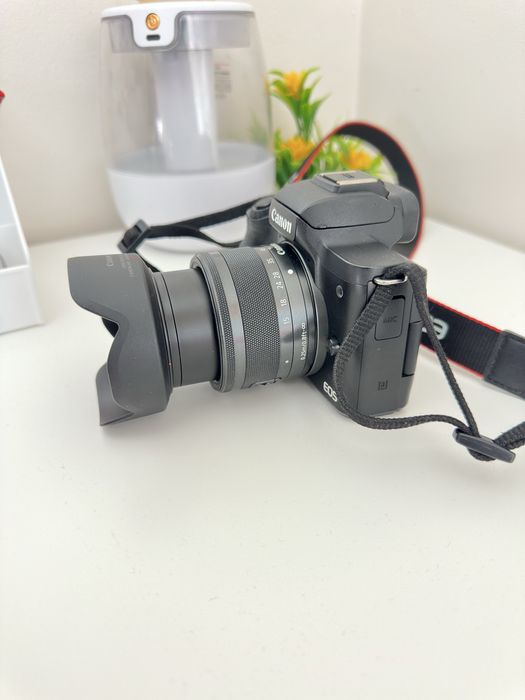 Canon Eos M50 WiFi/touch screen com lente 15-45mm
