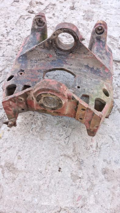 Wspornik przedniej osi Ursus C385 bez napędu Zetor