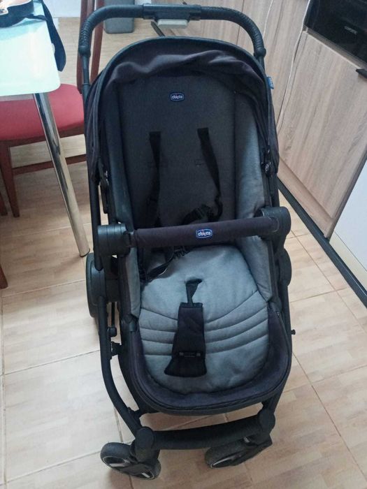 Carrinho CHICCO em ótimo estado