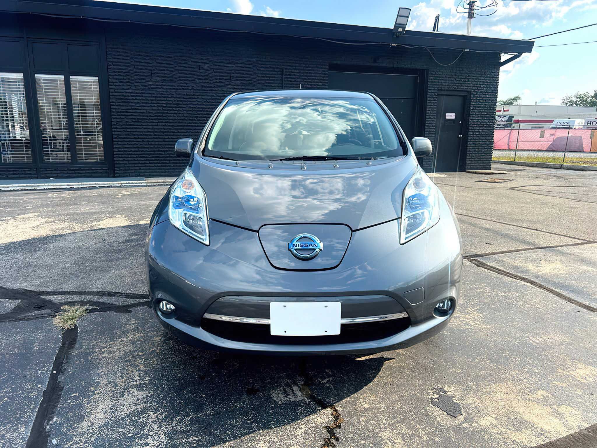 2017 Nissan LEAF SL