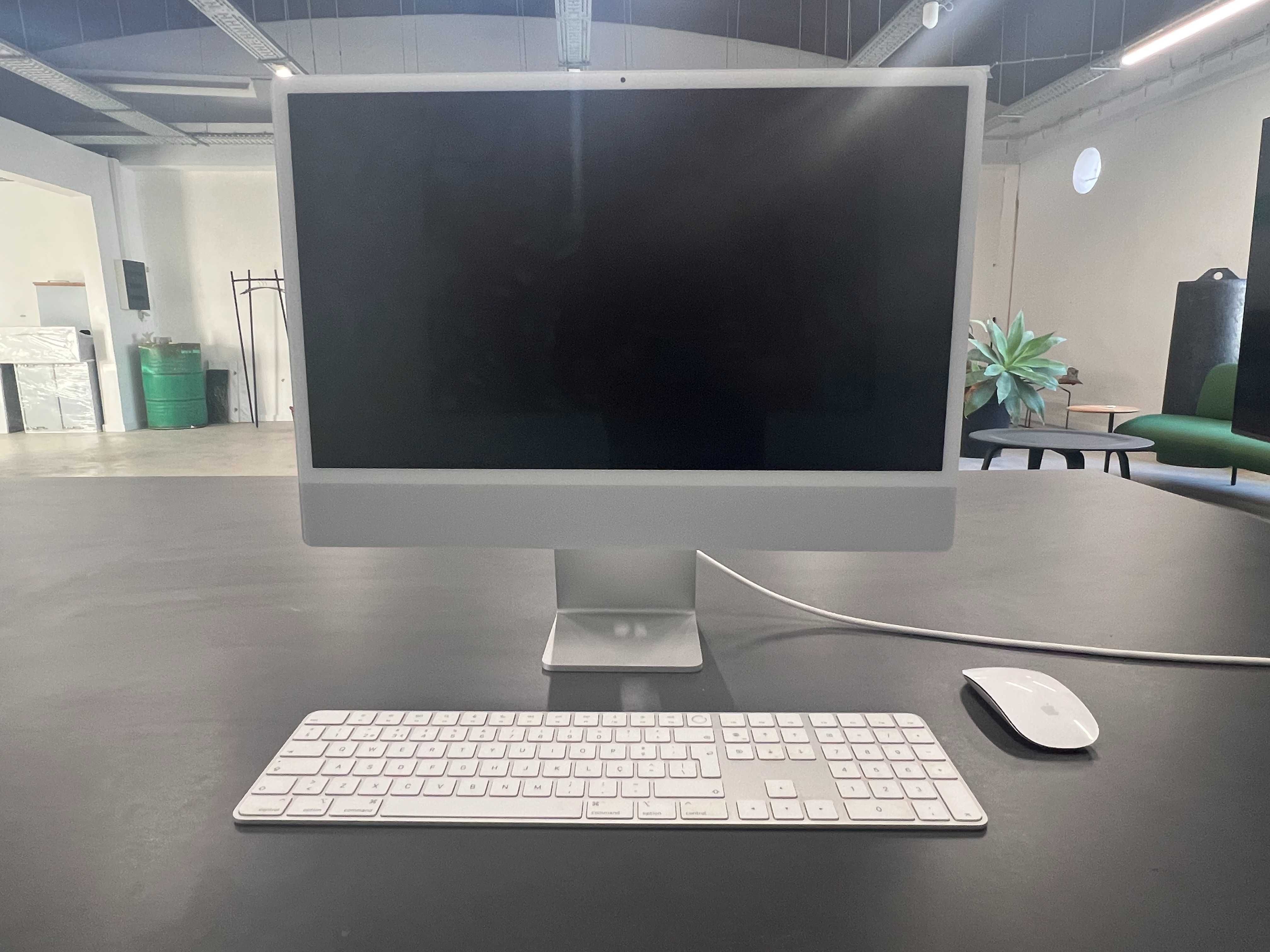iMac 24” (2021) | 8GB RAM | 256GB SSD
