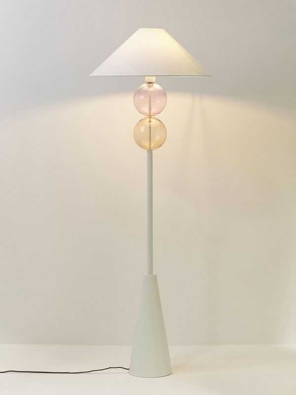 Futurystyczna lampa podłogowa Aglaia biała z kolorowymi kulami 155cm