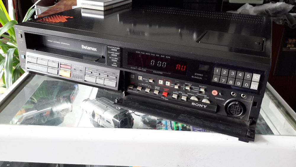 Video Sony Betamax SL-C9 ES com comando.