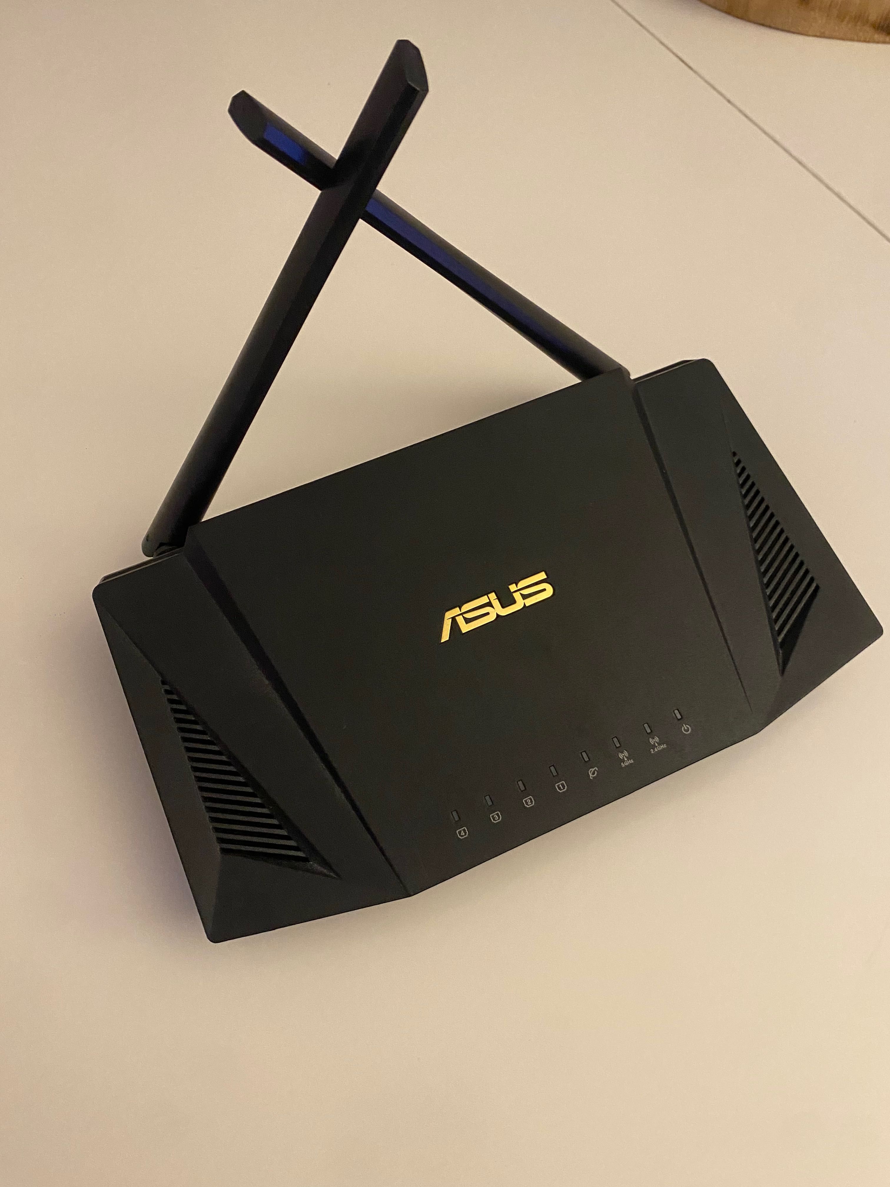Router Asus RT-AX56U