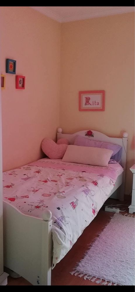 Vendo Cama (com véu que se remove) + colchão+ cabeceira