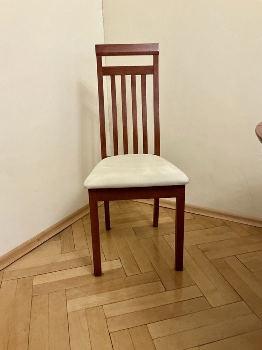 Гарнітур меблів для обіду