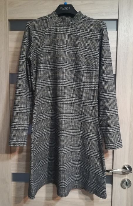 sukienka w kratkę biurowa colloseum 36 old money