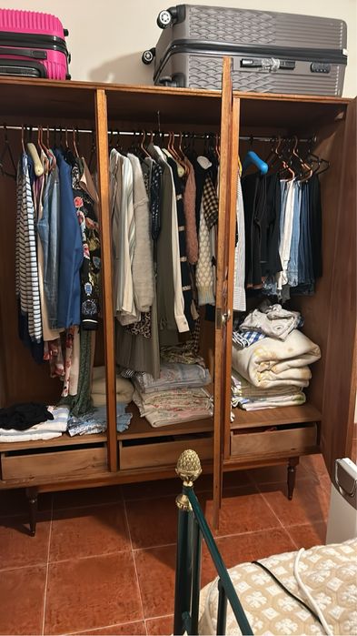 Kit com guarda roupa e comoda