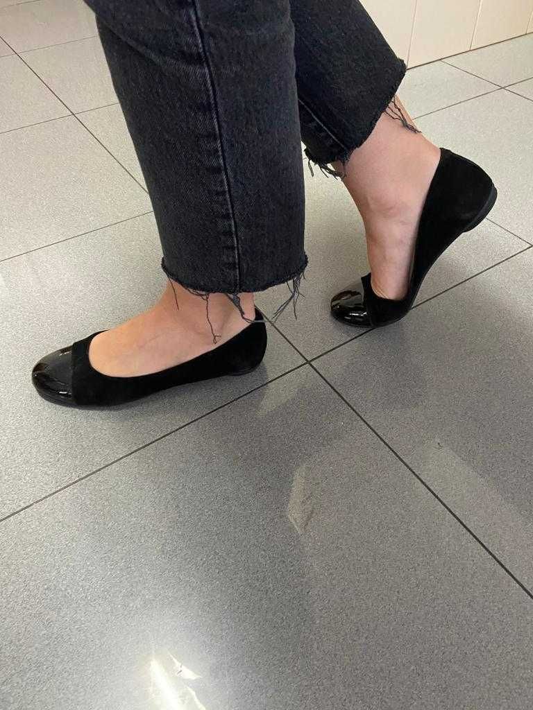 Sapatos/ Sabrinas pretas