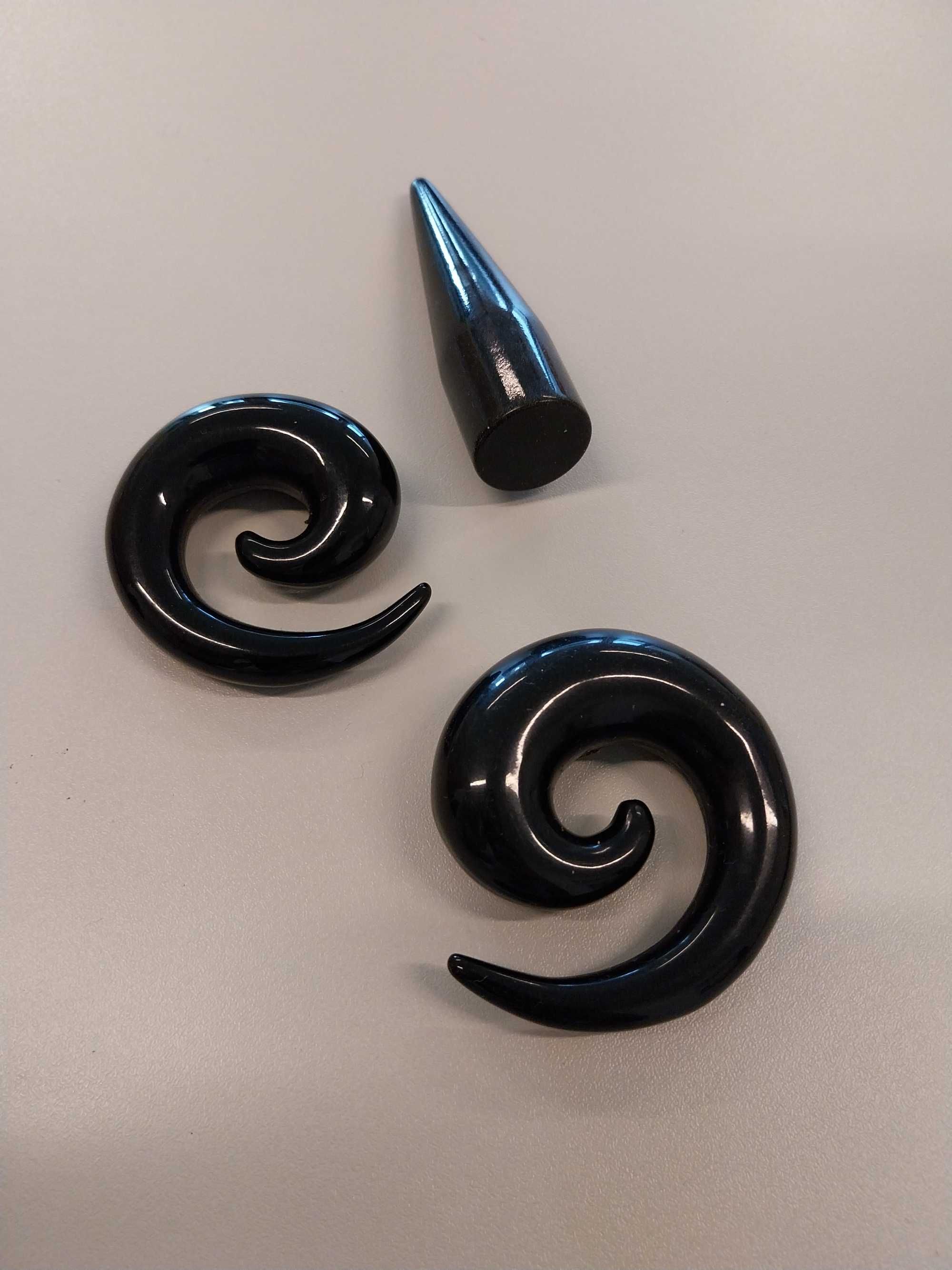 Spiral ear expander