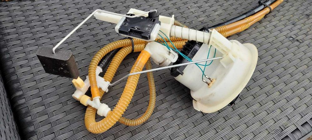 Przelew pływak BMW 3 E90 E91 E92 E93 benzyna