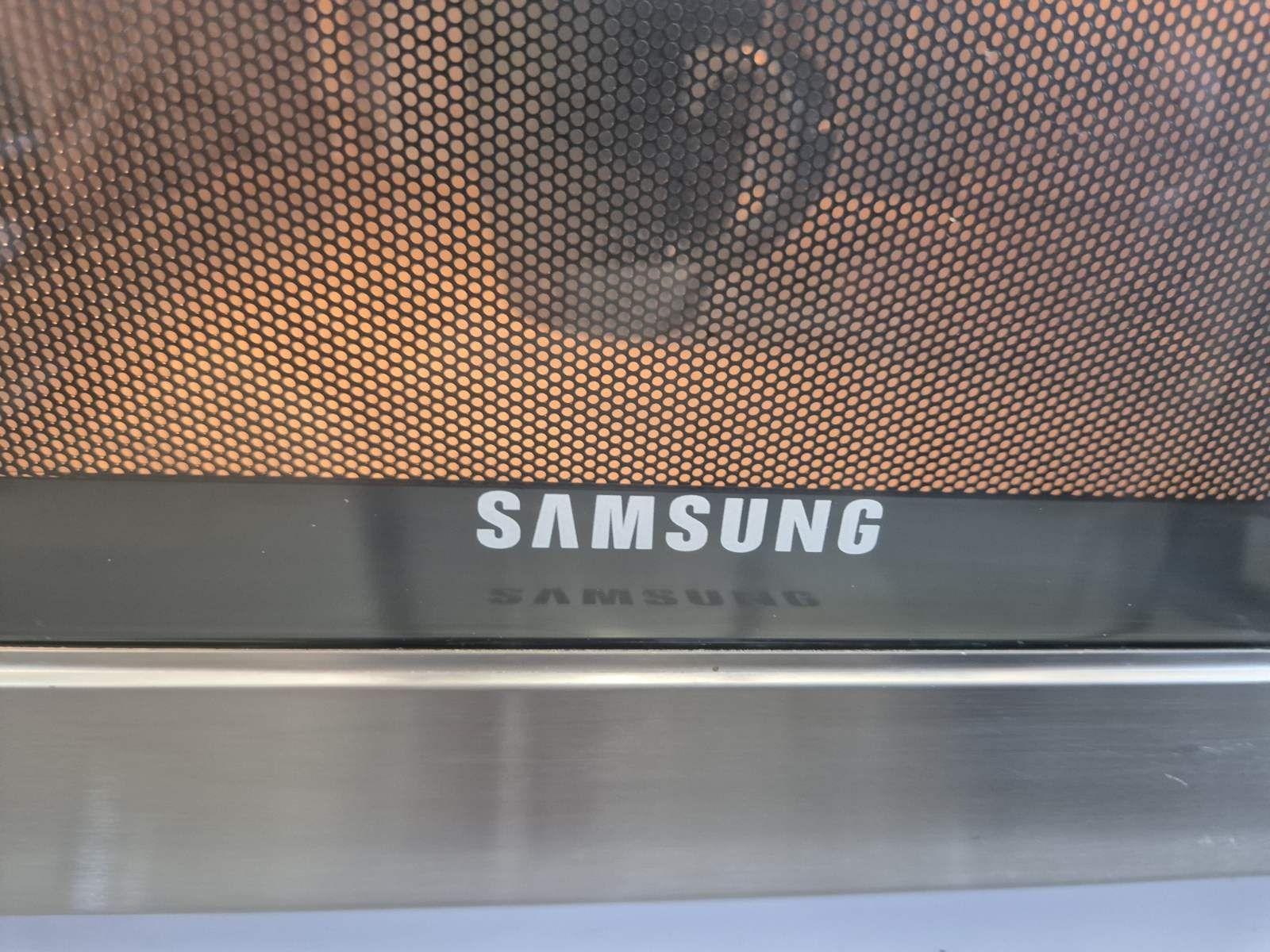 Професійна мікрохвильова піч Samsung
