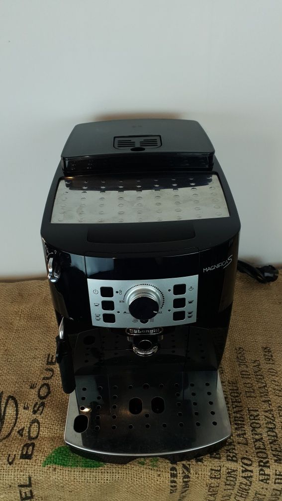 DeLonghi Magnifica S ECAM 22.110.B Automat Młynek