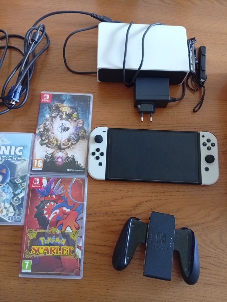 Konsola Nintendo Switch OLED + 3 gry